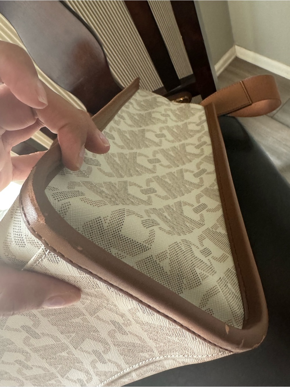 Michael Kors Gigi Large Tote Bag Beige and Brown caryall with Adjustable Strap - Picture 12 of 16